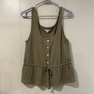 Free Assembly Olive Green Ribbed Button Front Tank Top Size Medium | Peplum Draw